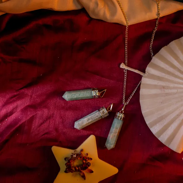 Zenn_Aura_Amazonite_Pencil_Pendant_|_Calm_Communication_Point