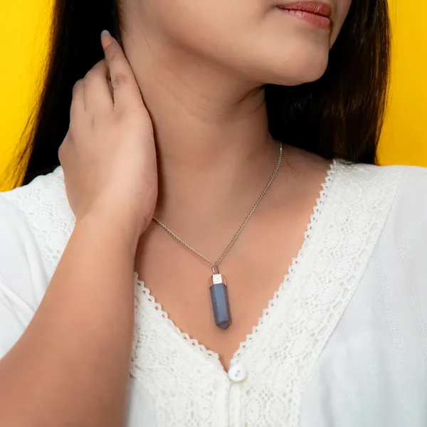 Zenn_Aura_Angelite_Pencil_Pendant_|_Angelic_Calm_Point