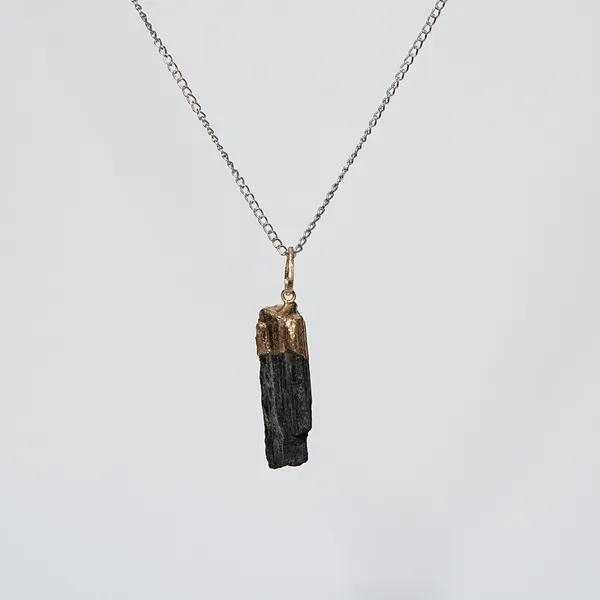 Zenn_Aura_Black_Tourmaline_Raw_Pendant_|_Raw_Protection_Stone