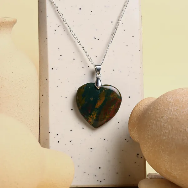 Zenn_Aura_Bloodstone_Heart_Pendant_|_Heart_of_Courage