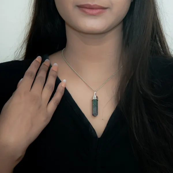 Zenn_Aura_Bloodstone_Pencil_Pendant_|_Vitality_Focus_Point