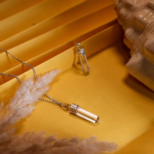 Zenn_Aura_Clear_Quartz_Pencil_Pendant_|_Focus_Amplifier