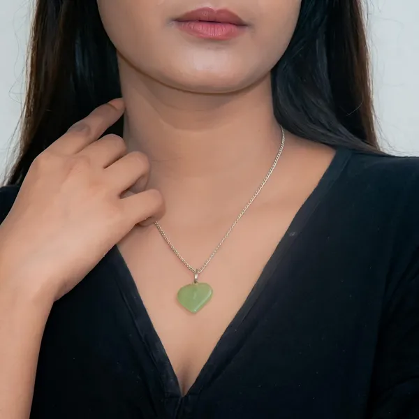 Zenn_Aura_Green_Aventurine_Heart_Pendant_|_Heart_of_Opportunity_(Large)
