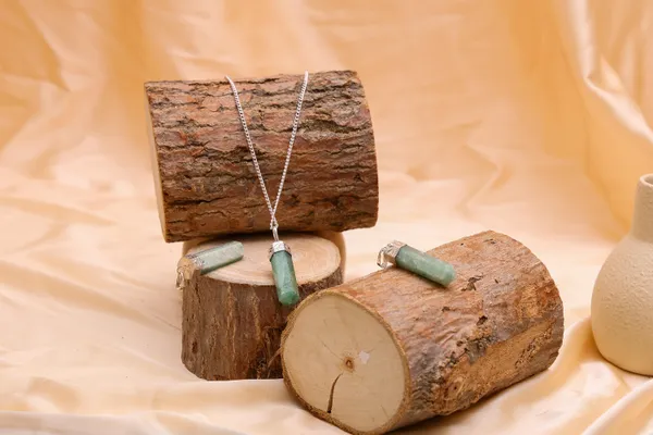 Zenn_Aura_Green_Aventurine_Pencil_Pendant_|_Focused_Growth