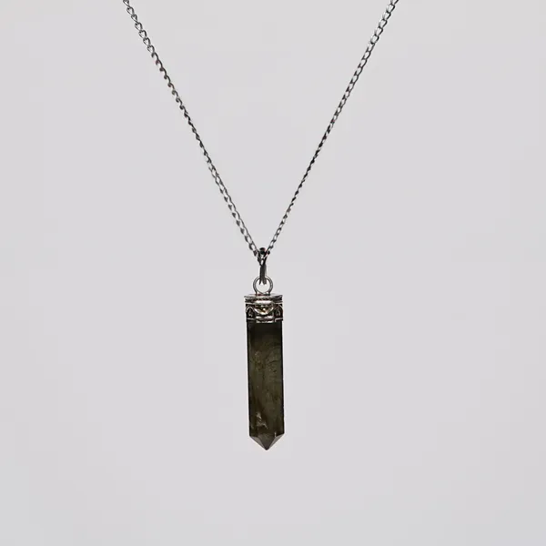 Zenn_Aura_Labradorite_Pencil_Pendant_|_Transformation_Focus_Point_(Large)