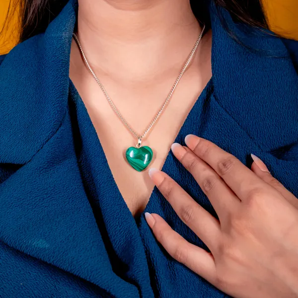 Zenn_Aura_Malachite_Heart_Pendant_|_Heart_of_Transformation