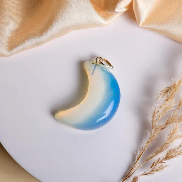 Zenn_Aura_Opalite_Moon_Pendant_|_Lunar_Light_Energy