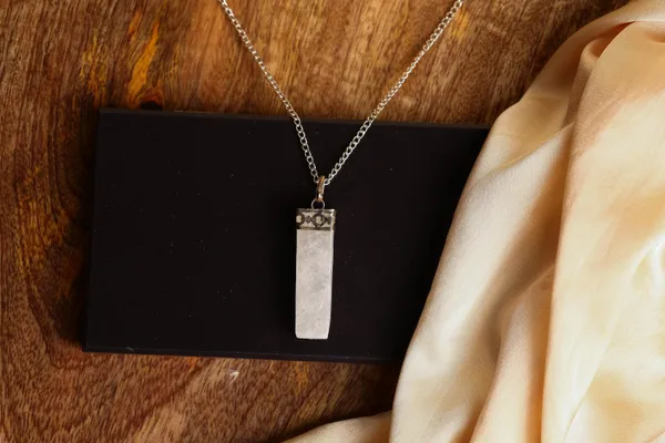 Zenn_Aura_Selenite_Pendant_|_Radiance_of_Purity