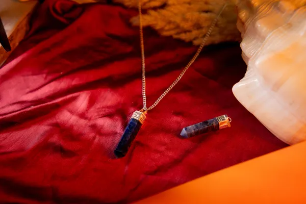 Zenn_Aura_Sodalite_Pencil_Pendant_|_Focused_Truth