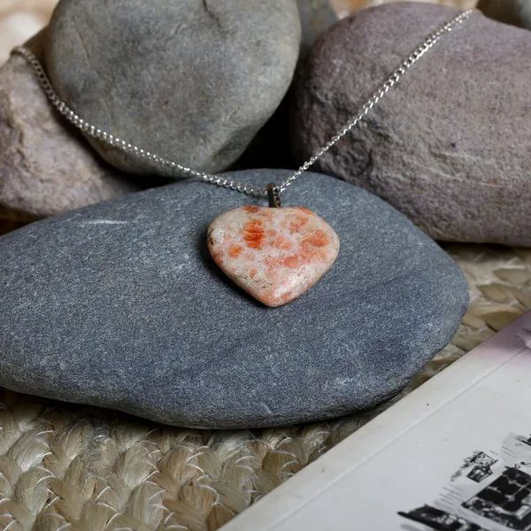 Zenn_Aura_Sunstone_Heart_Pendant_|_Heart_of_Joy
