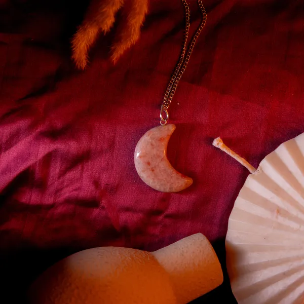 Zenn_Aura_Sunstone_Moon_Pendant_|_Lunar_Vitality