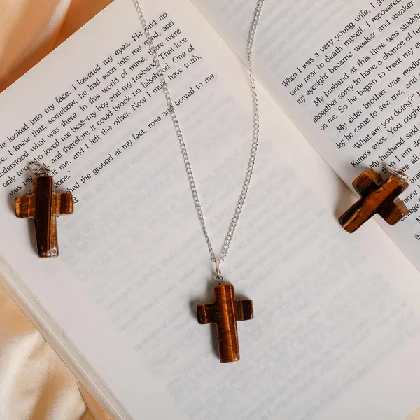 Zenn_Aura_Tiger's_Eye_Cross_Pendant_|_Faith_in_Strength