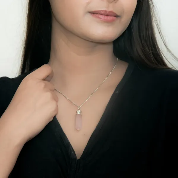 Zenn_Aura_Rose_Quartz_Pencil_Pendant_|_Focused_Love_Point_(Medium)