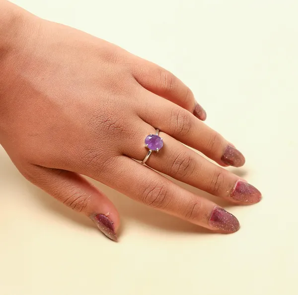 Zenn_Aura_Amethyst_Ring_|_Spiritual_Calm