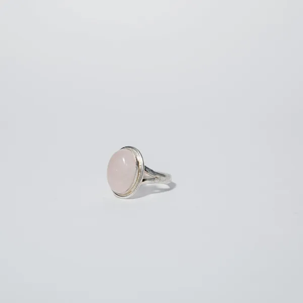 Zenn_Aura_Rose_Quartz_Ring_|_Unconditional_Love_(Oval_Shaped)