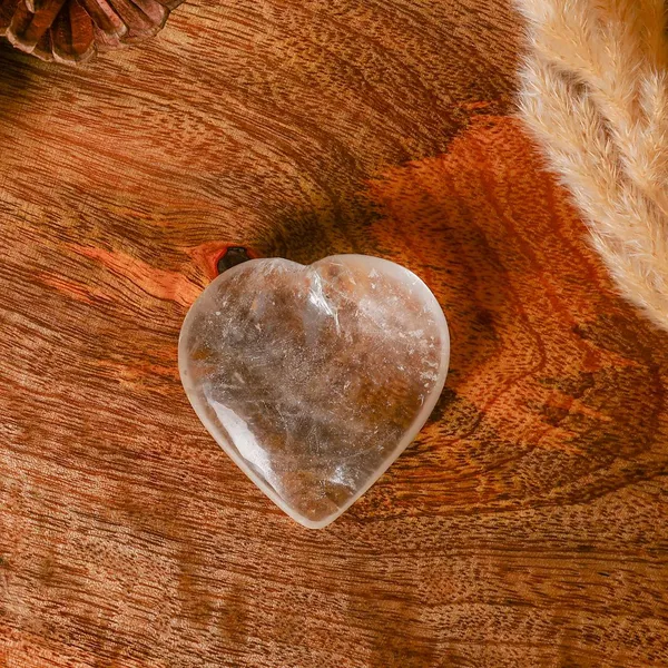 Zenn_Aura_Clear_Quartz_Heart_|_Clarity_&_Amplification_(3_Inch)