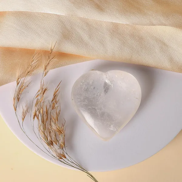 Zenn_Aura_Clear_Quartz_Heart_|_Clarity_&_Amplification_(3_Inch)