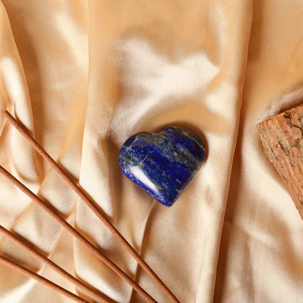 Zenn_Aura_Lapis_Lazuli_Heart_|_Wisdom_&_Truth_(3_Inch)