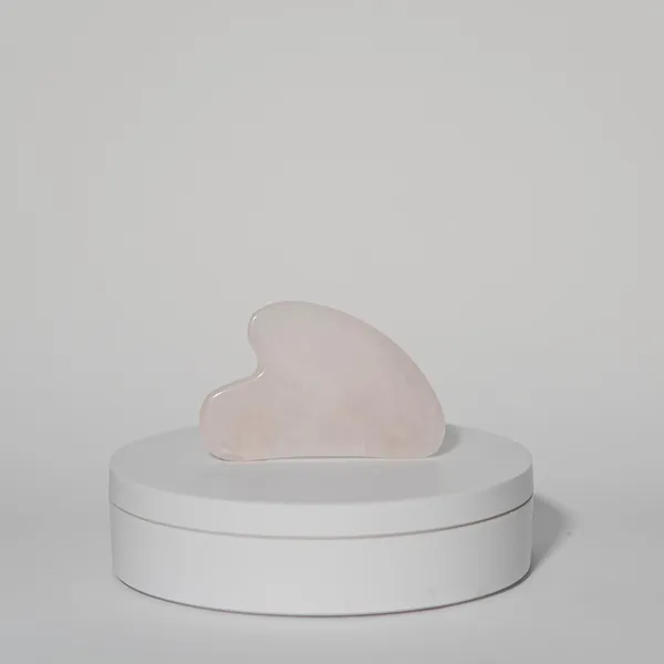 Zenn_Aura_Rose_Quartz_Gua_Sha_|_Heartful_Contour