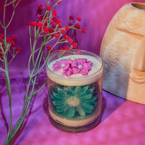Zenn_Aura_Floral_Radiance_Aroma_Candle_|_Blooming_Light