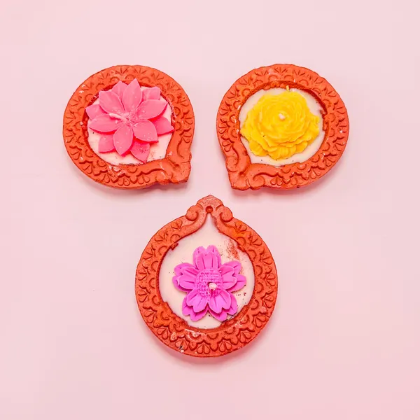 Zenn_Aura_Floral_Glow_Diya_|_Blossoming_Light
