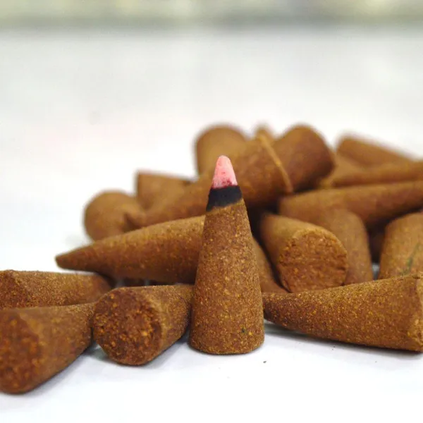 Zenn_Aura_Premium_Chandan_Dhoop_Cones_|_Serenity_&_Spirituality_(Pack_of_4)
