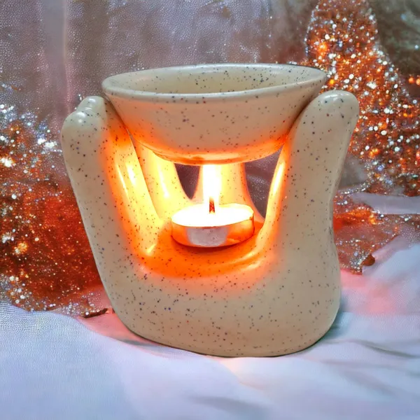 Zenn_Aura_Offering_Hand_Ceramic_Candle_Diffuser_|_Devotion_&_Grace