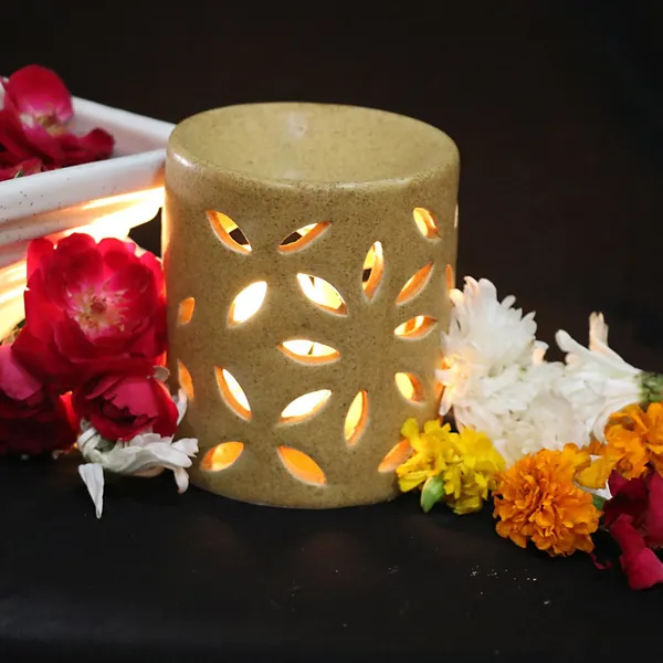 Zenn_Aura_Leaf_Pattern_Ceramic_Candle_Diffuser_|_Nature_&_Freshness