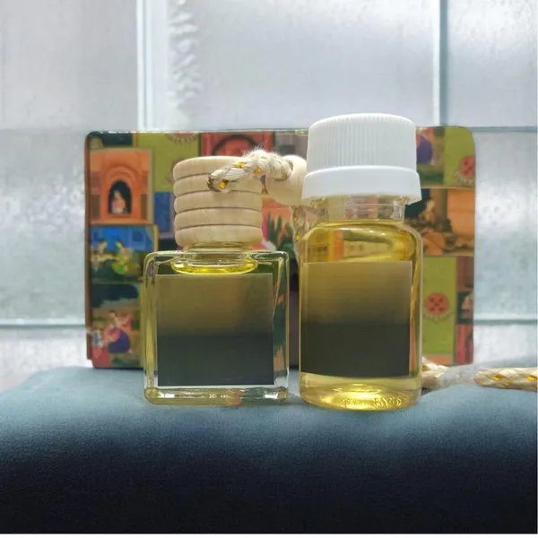 Zenn_Aura_Luxury_Lounge_car_Hanging_Perfume_|_Elegance_&_Comfort