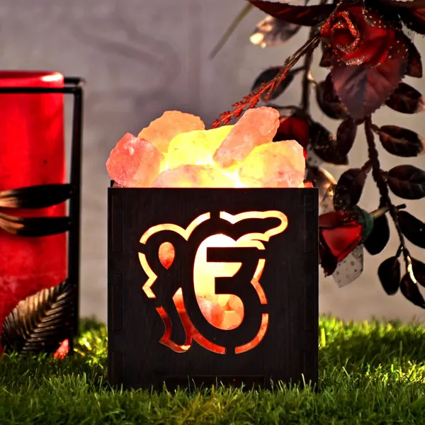 Zenn_Aura_Ek_Omkaar_Himalayan_Rock_Salt_Wooden_Basket_Lamp_|_Faith_&_Unity_(Wooden_4"_x_3.5")