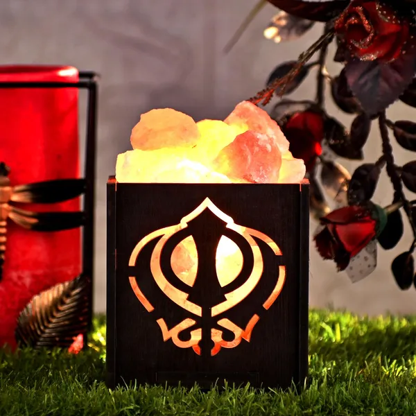 Zenn_Aura_Ek_Omkaar_Himalayan_Rock_Salt_Wooden_Basket_Lamp_|_Faith_&_Unity_(Wooden_4"_x_3.5")