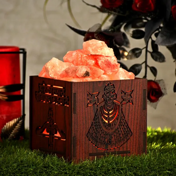 Zenn_Aura_Khatu_Shyam_Himalayan_Rock_Salt_Wooden_Basket_Lamp_|_Devotion_&_Blessings_(Wooden_5"_x_5")