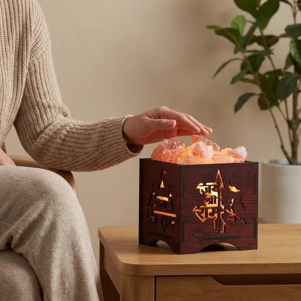 Zenn_Aura_Jai_Shri_Ram_Himalayan_Rock_Salt_Wooden_Basket_Lamp_|_Devotion_&_Strength_(Wooden_4"_x_3.5")