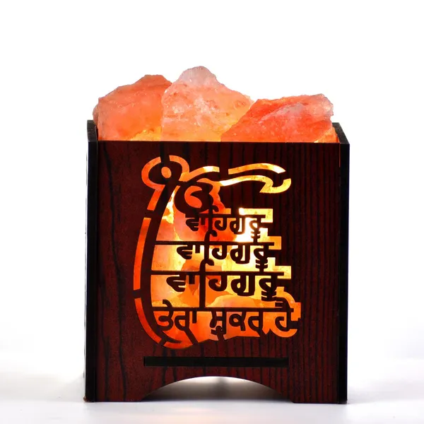 Zenn_Aura_Wahe_Guru_Shukrana_Himalayan_Rock_Salt_Wooden_Basket_Lamp_|_Gratitude_&_Peace_(Wooden_5"_x_5")