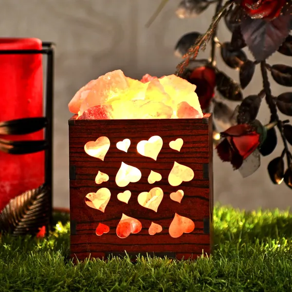Zenn_Aura_Smiley_Heart_Himalayan_Rock_Salt_Wooden_Basket_Lamp_|_Love_&_Spirituality_(Wooden_4"_x_4.5")