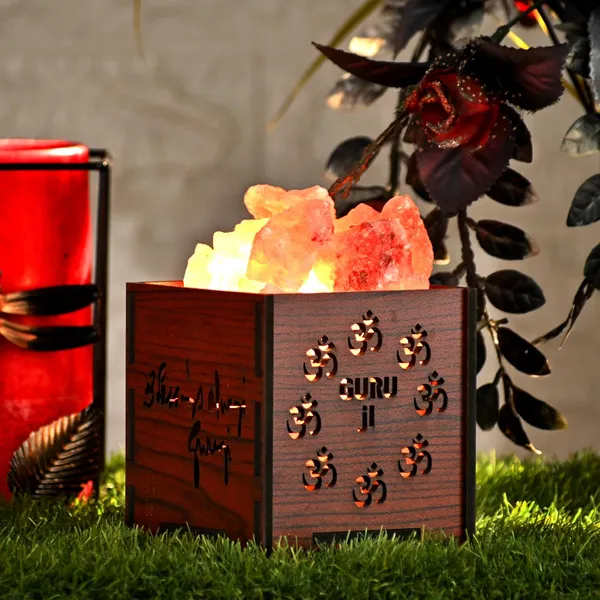 Zenn_Aura_Guru_Ji_Blessing_Himalayan_Rock_Salt_Wooden_Basket_Lamp_|_Blessings_&_Devotion_(Wooden_4"_x_4.5")