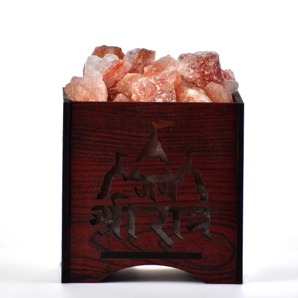 Zenn_Aura_Jai_Shri_Ram_Himalayan_Rock_Salt_Wooden_Basket_Lamp_|_Devotion_&_Strength_(Wooden_5"_x_5")