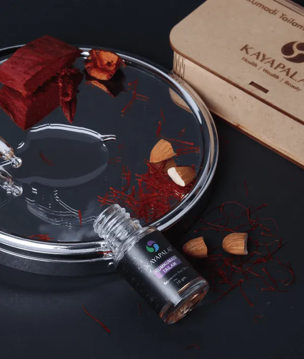 Kumkumadi_Tailam_Natural_Face_Glow_Oil_For_Radiant_Skin