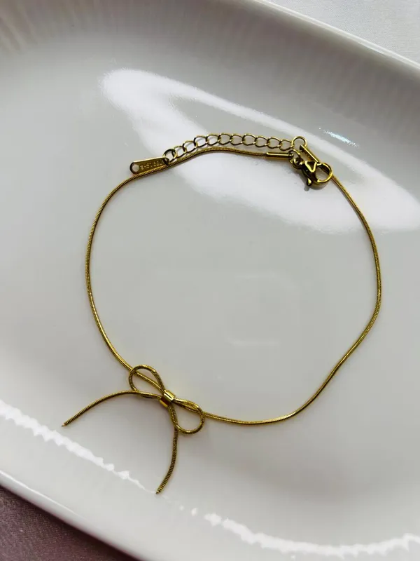 Golden_Bow_Anklet_For_Women_And_Girls