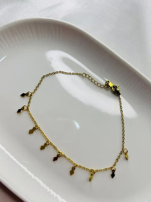Golden_Delicate_Geometric_Anklet_For_Women_And_Girls