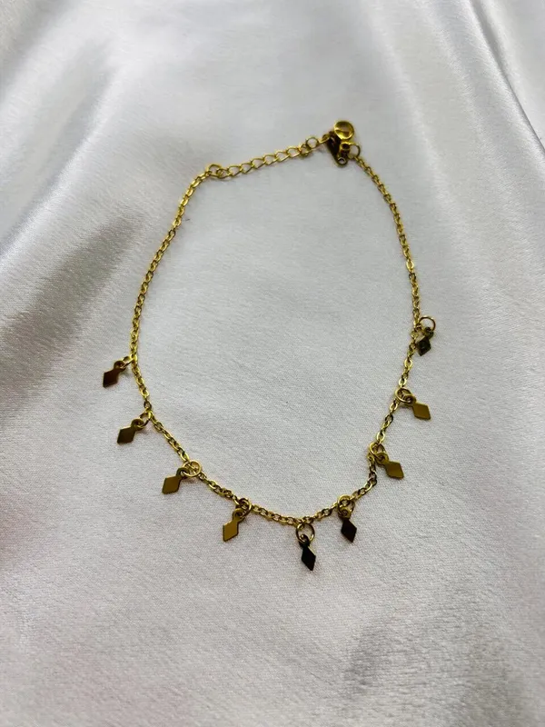 Golden_Delicate_Geometric_Anklet_For_Women_And_Girls