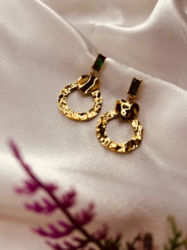 Golden_Emerald_Luxe_Textured_Hoop_Earrings_For_Women_And_Girls