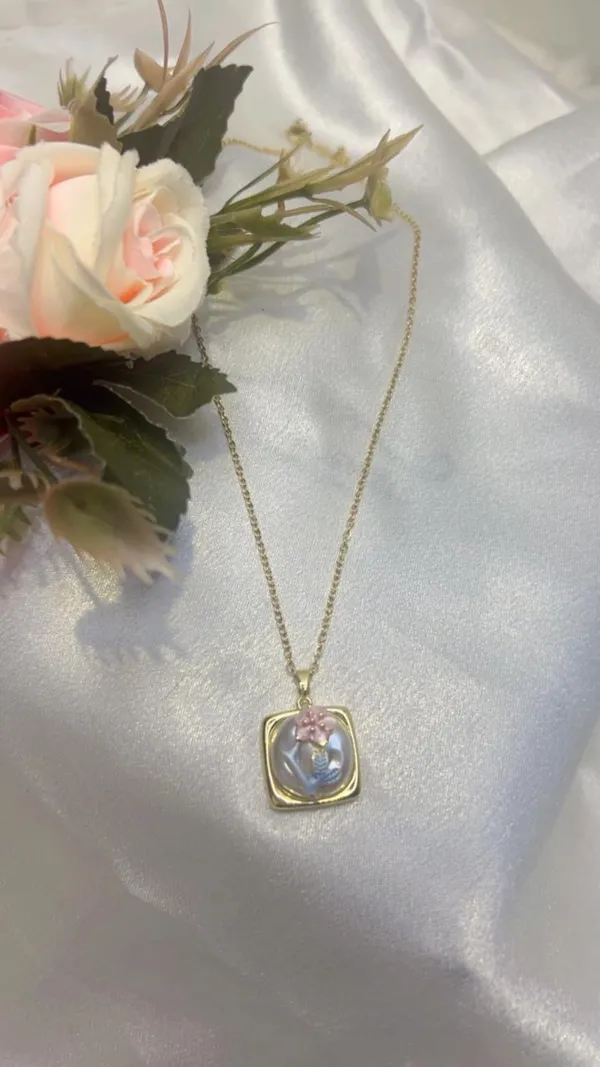Golden_Blossom_Pearl_Charm_Anti_Tarnish_Necklace_For_Women_And_Girls