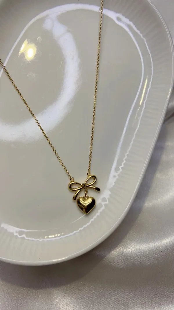 Golden_Anti_Tarnish_Bow_Heart_Charm_Necklace_For_Women_And_Girls