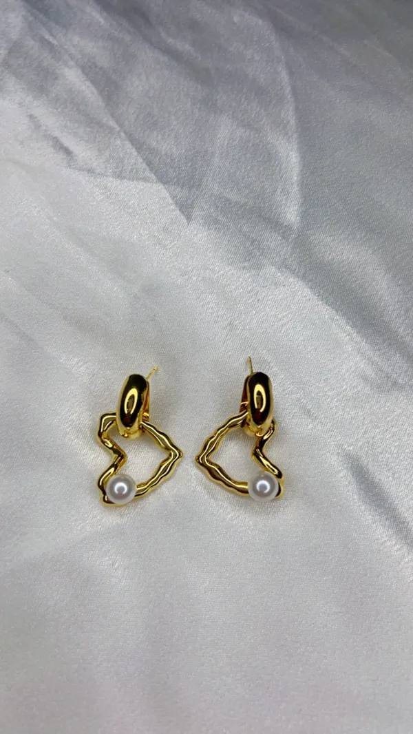 Golden_Elegant_Love_Hoop_Earring_For_Women_And_Girls_|_Pack_Of_2