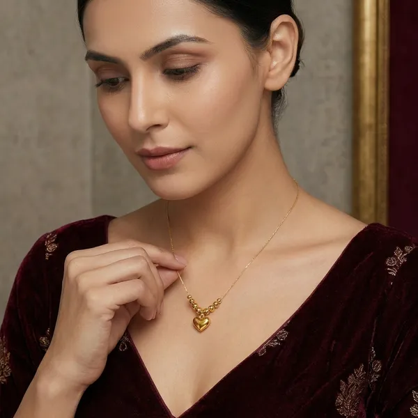 Golden_Elegant_Heart_Bead_Necklace_For_Women_And_Girls