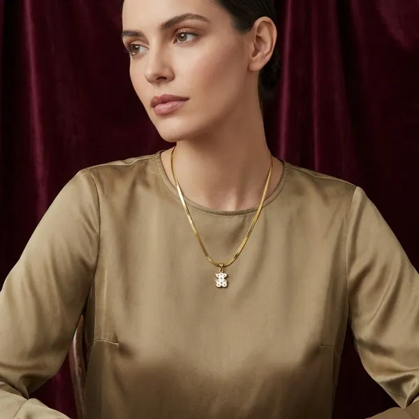 Golden_Chic_Charm_Necklace_For_Women_And_Girls