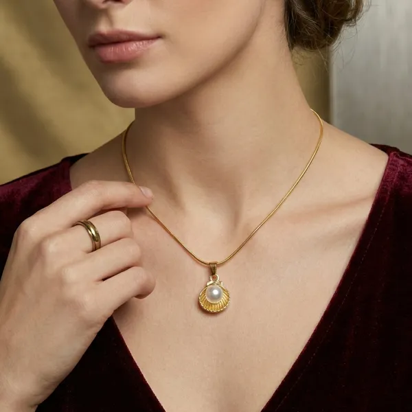 Golden_Shell_Pearl_Necklace_For_Women_And_Girls