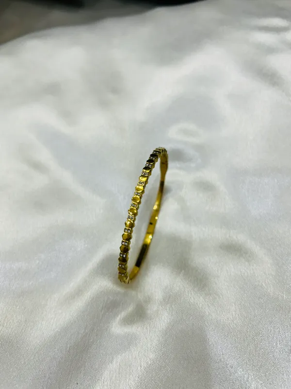Golden_Dots_Glow_Bracelet_For_Women_And_Girls