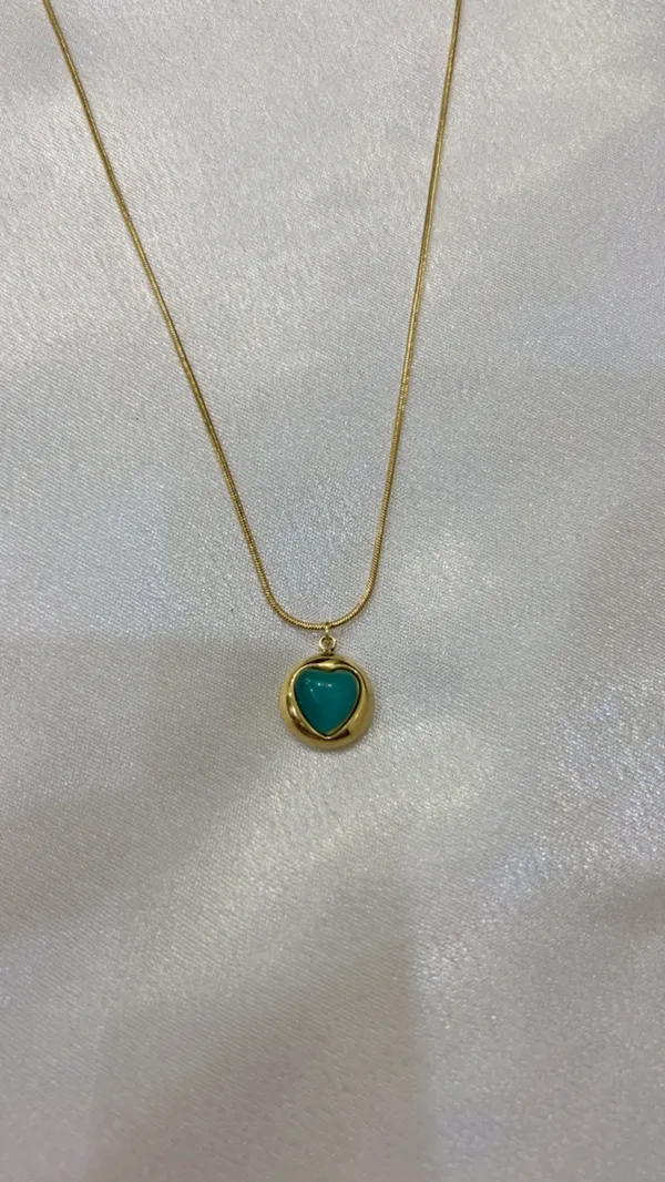 Golden_Luxe_Heart_Stone_Necklace_For_Women_And_Girls